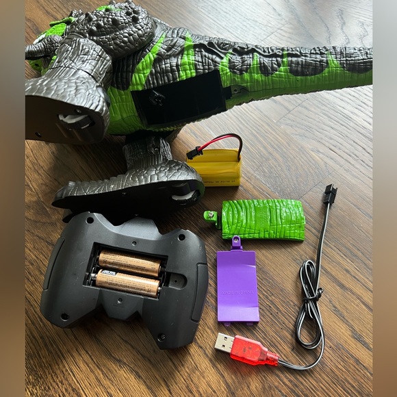 REMOTE CONTROL DINOSAUR TOY || Kids 3-7 || Electric RC Walking T-Rex - Picture 11 of 15
